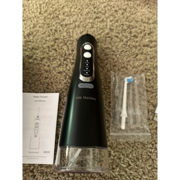 Water Flosser with 310ml Tank, 4 Nozzle Tips, 4 Pressure Settings, USB Rechargea - Picture 10 of 11